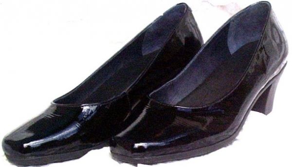 Sapato Scarpin em Couro Verniz Legítimo