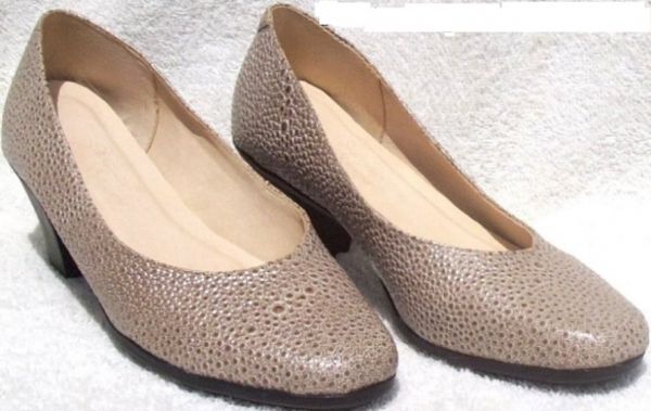 Sapato Scarpin Couro Legítimo Verniz Arraia em Alto Relevo